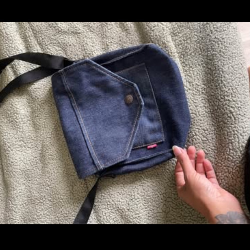 Levi’s small purse